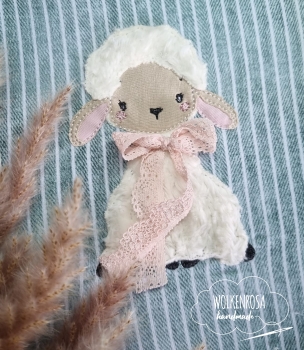 13x18  Stickdatei - CuteFriends kleines Lamm
